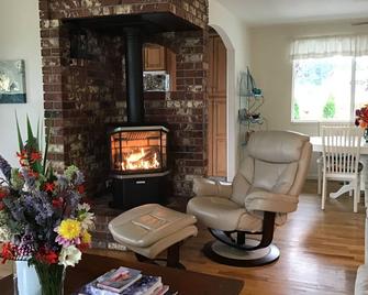 The Beach House - Oak Harbor - Obývací pokoj