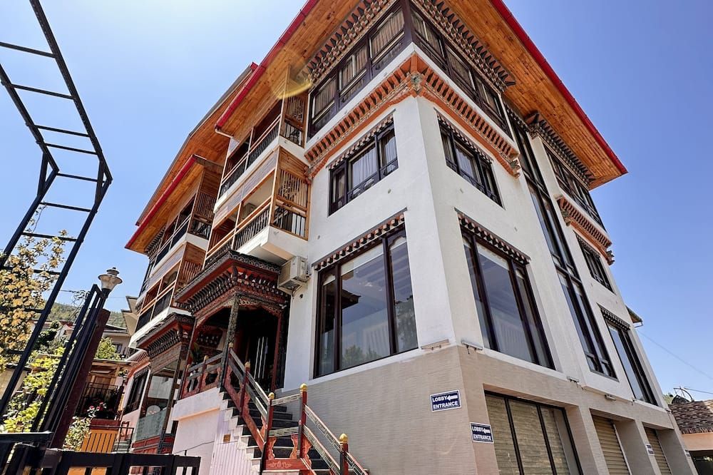 Numinous Hotel