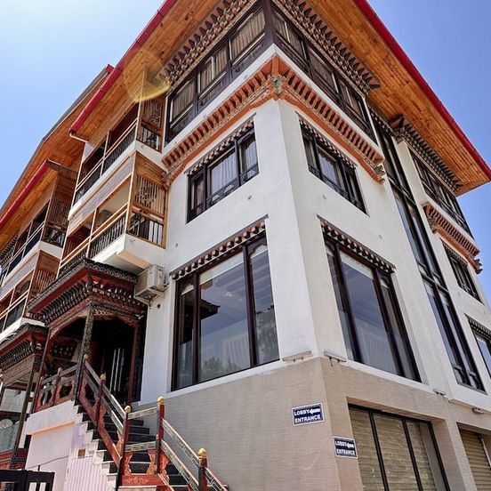 Numinous Hotel image 1