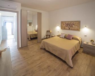 Olbia Domus Inn - Olbia - Camera da letto