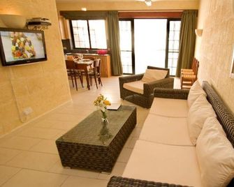 Casa Sammy - Victoria - Living room