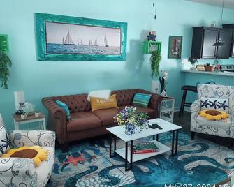 House Sea Dream / no Pet Fee/ 6 Guests - Sneads Ferry - Living room