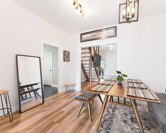 Character Home in East Vancouver - Vancouver - Dining room