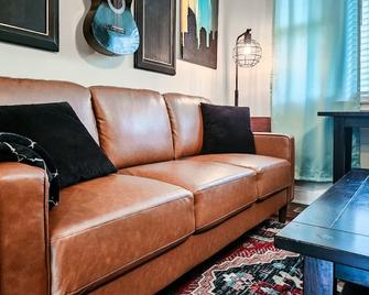 Spacious Nashville Home Near Bna Airport - Nashville - Living room