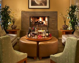Wine Valley Inn - Solvang - Lobby