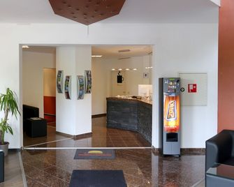 Wincent Hotel Gmbh - Sinsheim - Rezeption