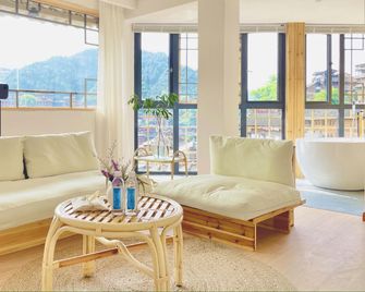 Mountain View Homestay - Qiandongnan - Schlafzimmer