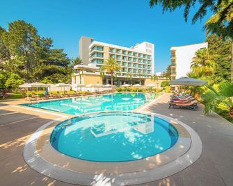 Hotel Pia Bella - Kyrenia - Pool