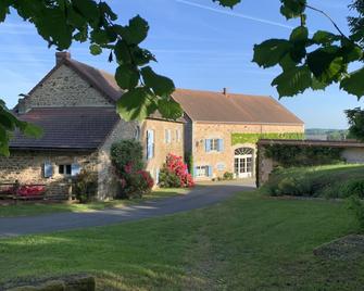 Le Pré des Vergnes 4- Large gîte- from 2 to 23 people - Bonnat - Edificio