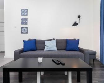 Nowa Letnica Apartments by Renters - Gdansk - Living room