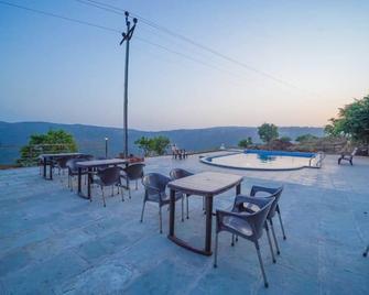 Trattino Resorts - Panchgani - Pool