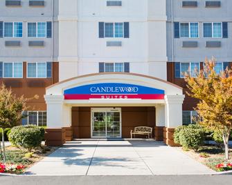 Candlewood Suites Medford - Medford - Building