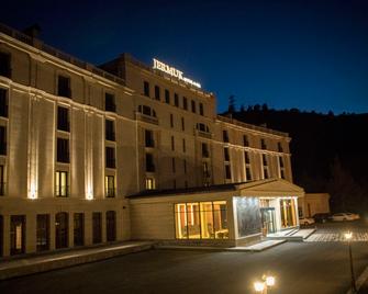 Jermuk Hotel And Spa - Jermuk - Building