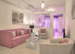 Downtown Glyfada smart apartment - Glyfada - Living room