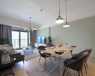 Bloomfields Luxury 2br Wave Tower Al Reem - Abu Dhabi - Dining room