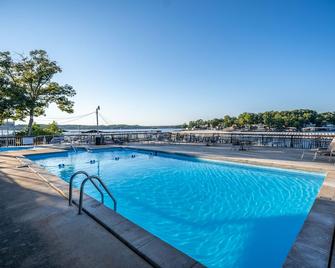 Alhonna Resort - Lake Ozark - Piscina
