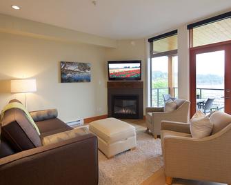 Two Bedroom Ocean View Condo, Walk To Ganges -Unit 203 - Ganges - Wohnzimmer