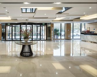 Holiday Inn Express Shanghai Gongkang By IHG - Xangai - Vestíbul