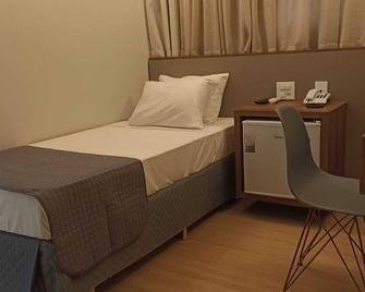 Premium Hotel Frutal - Planura - Habitación