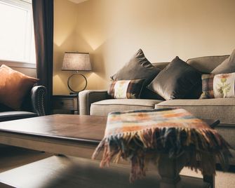 نيفس بانك إن - فورت ويليام - غرفة معيشة