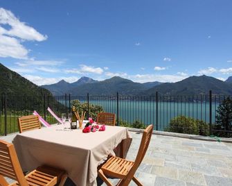 Parco dei Cervi Terrazzo - Menaggio - Balcony