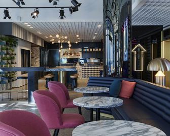 ترايب بيرث كينجز بارك - برث - مطعم