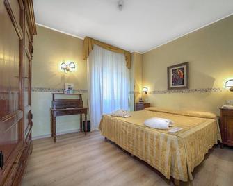 Hotel Duomo - Salo - Yatak Odası