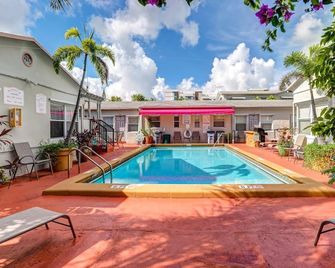 Richard's Motel Courtyard - Hollywood - Pool
