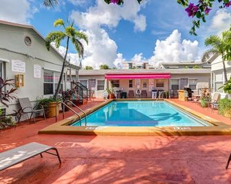 Richard's Motel Courtyard - Hollywood - Pool