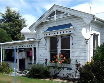 Colonial Cottage Motel - Masterton - Building