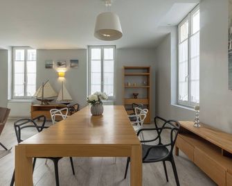 Hôtel Le Square - Saint-Pierre-d'Oléron - Dining room
