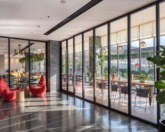 Oxford Golf Resort - Pune - Lobby