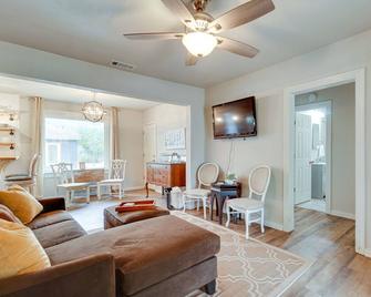 Pet-Friendly North Texas Home with Spacious Yard! - Haskell - Sala de estar