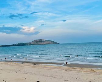 أمي هوم ستاي موي ني - فان ثيت - شاطئ