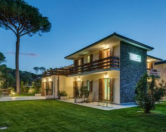 Arli Hotel Hideaway Punta Ala - Punta Ala - Building