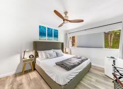 Newly Renovated Condo Stand Up Paddle Boards Included! - Kealakekua - Bedroom