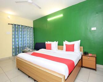 Hotel O Rajmahal - Jalandhar - Schlafzimmer