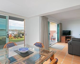 Riverview Apartment 2.6 3-5 Riverview Street - Yamba - Dining room