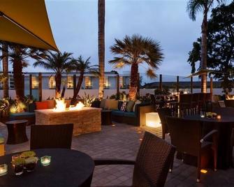 Embassy Suites by Hilton San Diego La Jolla - סן דייגו - מסעדה