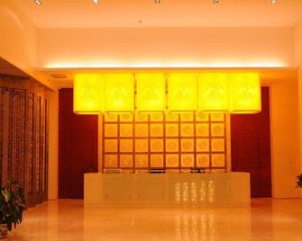 Rising Dragon International Hotel - Yulin - Front desk