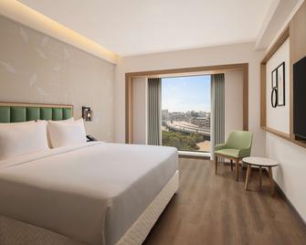 Hilton Garden Inn Surat City Centre - Surat - Bedroom
