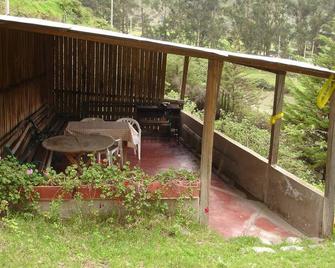 Swiss Chalet with Private Kitchen near Lima - Canta - Balcón