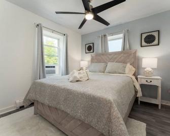 Delightful Getaway near Acadia Park Bar Harbor (5) - Trenton - Camera da letto