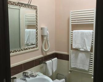 B&B Studio83 Pompei - Pompei - Bathroom