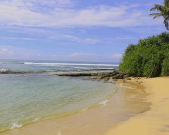 Akash Villa - Mirissa - Beach