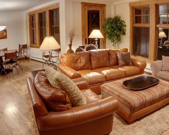 WestWall Lodge - Crested Butte - Living room