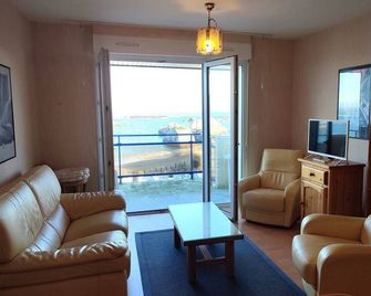 Appartement avec vue exceptionnelle sur mer, face au Coz Pors à TREGASTEL - Réf 728 - Tregastel - Huiskamer