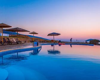 Aqua Petra Hotel - Chora - Pool
