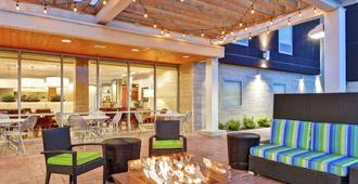 Home2 Suites by Hilton Idaho Falls - Idaho Falls - Innenhof