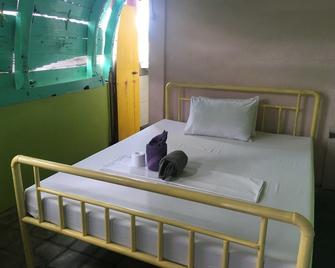 吉利拉波希米亞旅館 - Pemenang - 臥室